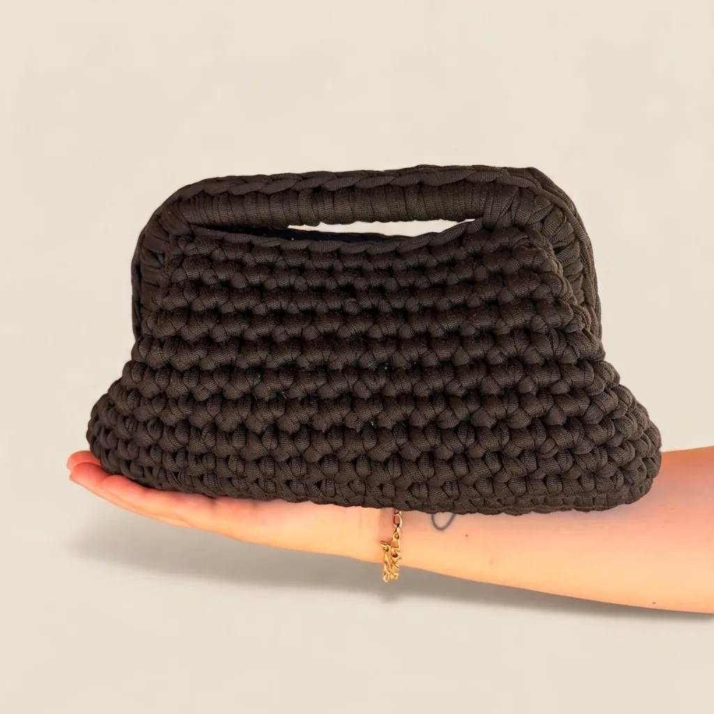 Borsa Clutch in Fettuccia all'Uncinetto