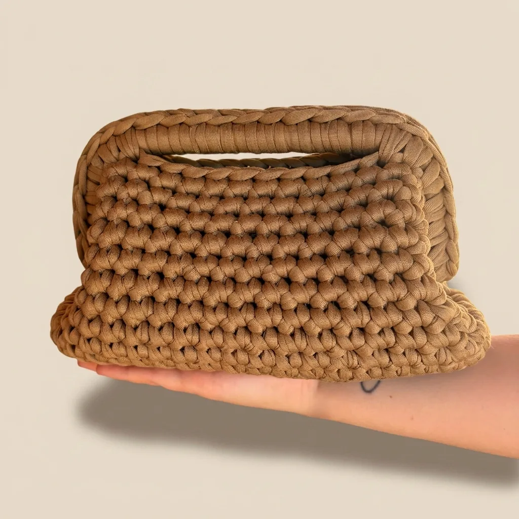 Borsa Clutch in Fettuccia all'Uncinetto